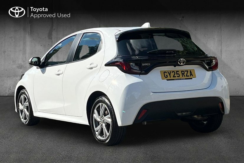 Toyota Yaris 1.5 Vvt-h Icon Hatchback Hybrid E-cvt GY25RZA White #4