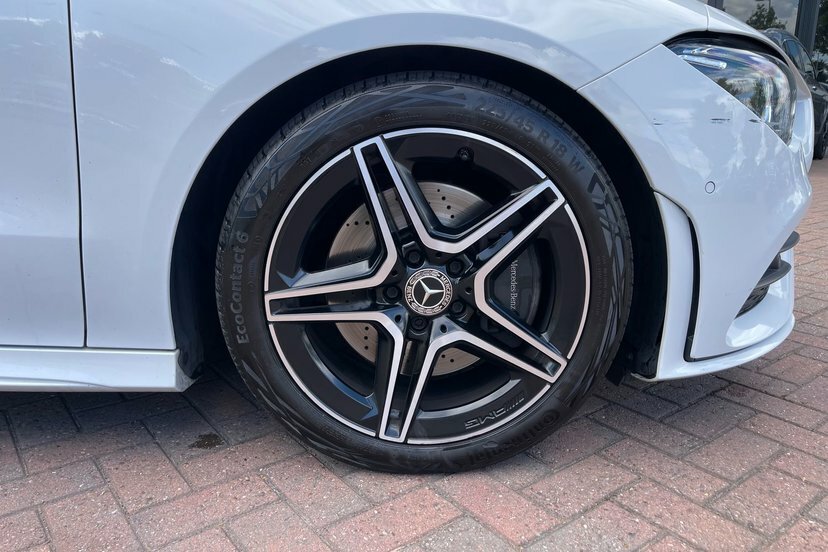 Mercedes-Benz CLA Class 1.3 Cla200 Amg Line Premium Coupe 7G- White #4