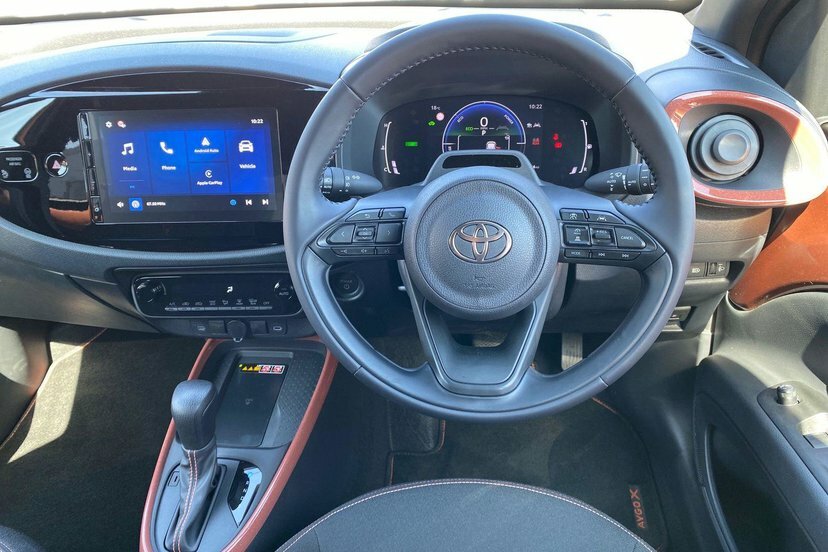 Toyota Aygo X 1.5H 49Kwh Design Hatchback Hybrid Cvt LR26WKM Orange #6