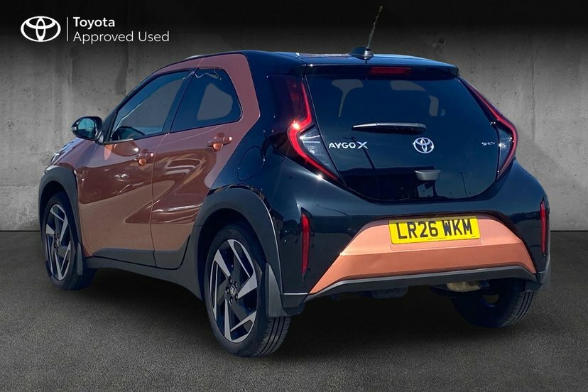 Toyota Aygo X 1.5H 49Kwh Design Hatchback Hybrid Cvt LR26WKM Orange #4
