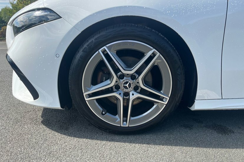 Mercedes-Benz A Class A200 Amg Line Executive White #4