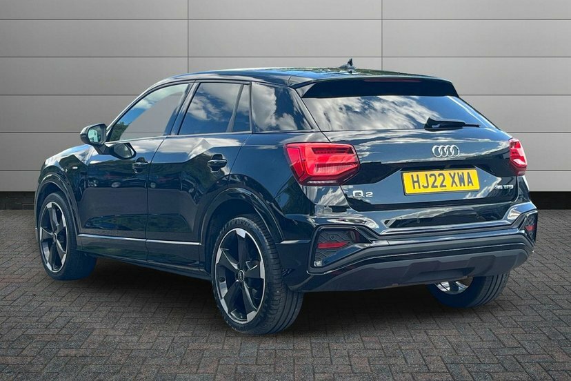 Audi Q2 1.5 Tfsi Cod 35 Black Edition Suv S Tro Black #3