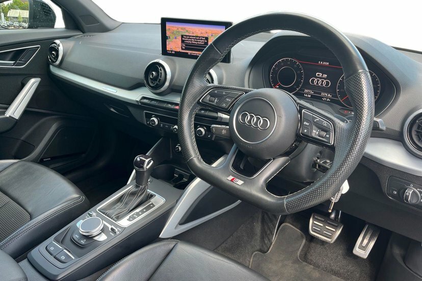 Audi Q2 1.5 Tfsi Cod 35 Black Edition Suv S Tro Black #6