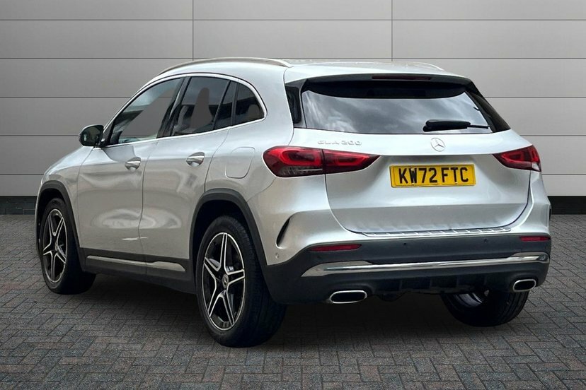 Mercedes-Benz GLA Class Gla200 Amg Line Premium Silver #2