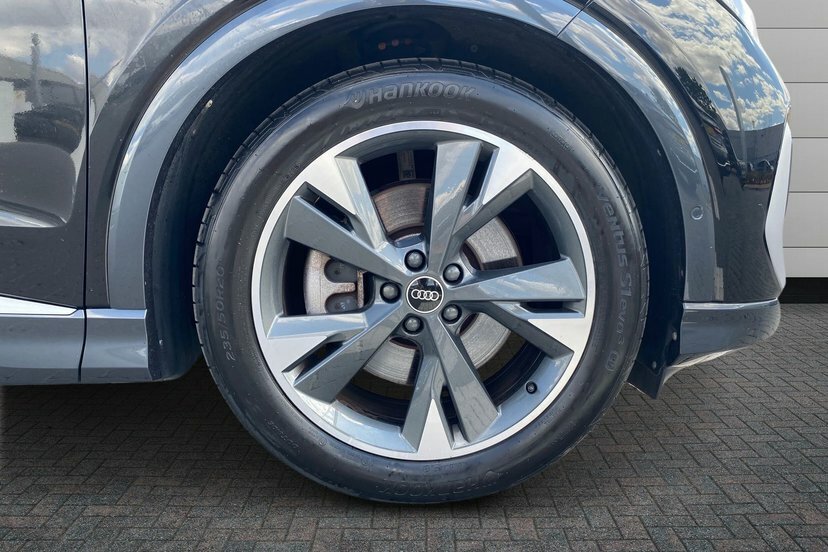 Audi Q4 E Tron 40 S Line Suv 82Kwh 204 Ps Black #5