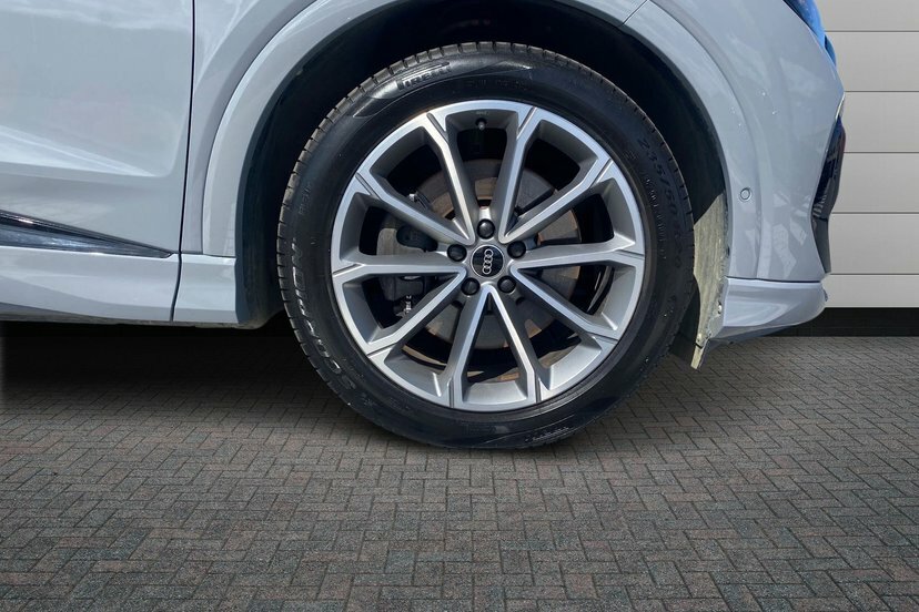 Audi Q4 E Tron 40 Edition 1 Suv 82Kwh 204 Ps PF72WHM Grey #5