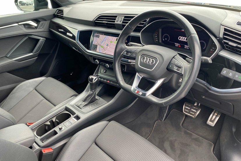 Audi Q3 1.5 Tfsi Cod 35 Black Edition Sportback Black #6