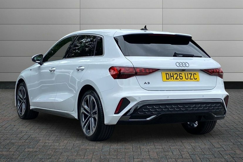 Audi A3 1.5 Tfsi 30 S Line Sportback S Tronic White #3