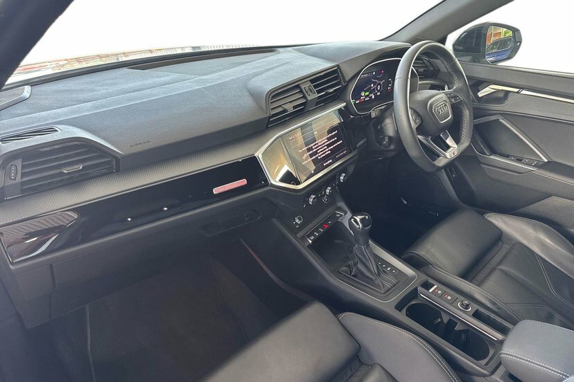 Audi Q3 2.0 Tdi 35 Black Edition Suv S Tronic White #6