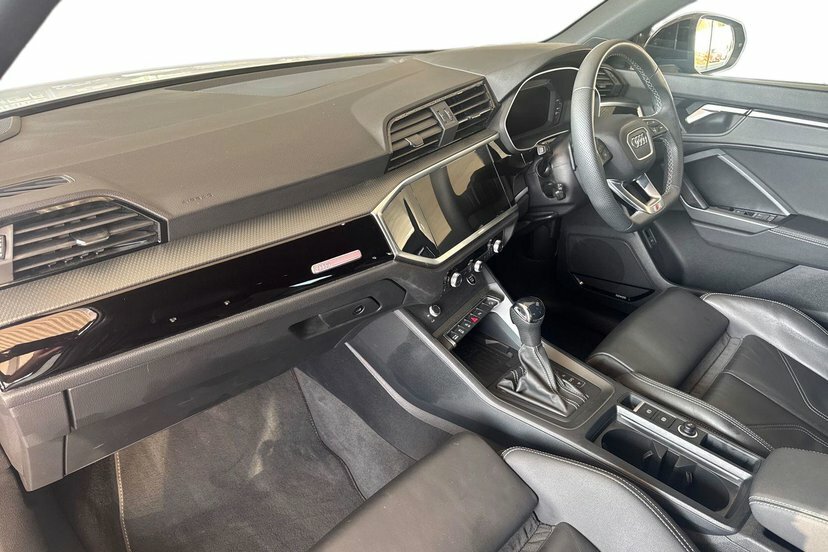 Audi Q3 2.0 Tdi 35 Black Edition Suv S Tronic White #2