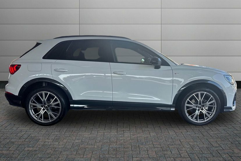 Audi Q3 2.0 Tdi 35 Black Edition Suv S Tronic White #4