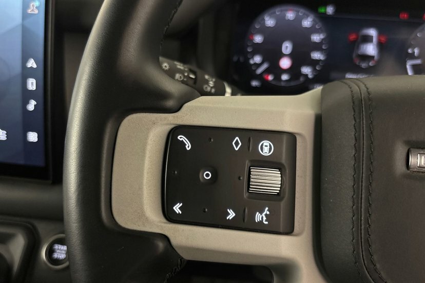 Land Rover Defender 110 3.0 D300 X-dynamic Hse 110 7 Seat Green #26