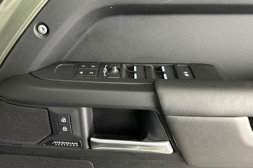 Land Rover Defender 110 3.0 D300 X-dynamic Hse 110 7 Seat Green #28