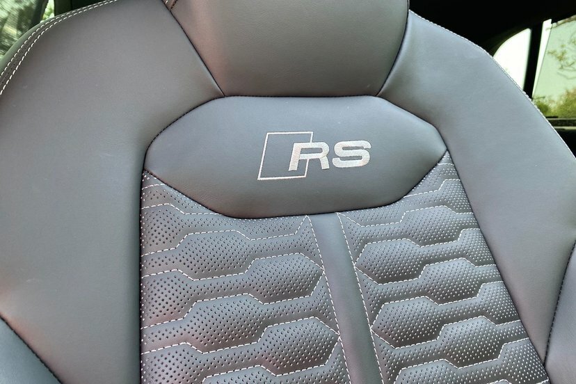 Audi RSQ8 Tfsi 640 Quattro Perform Carbon Black Tiptron White #57