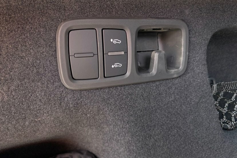 Audi RSQ8 Tfsi 640 Quattro Perform Carbon Black Tiptron White #63
