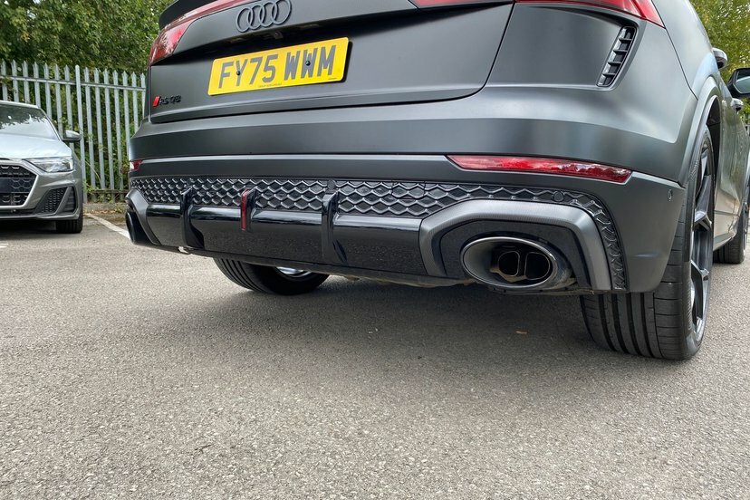 Audi RSQ8 Tfsi 640 Quattro Perform Carbon Black Tiptron White #60