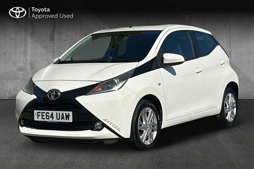 Toyota Aygo 1.0 Vvt-i X-pression Hatchback X-shift FE64UAW White #3