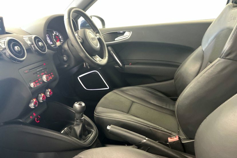 Audi A1 2.0 Tdi Black Edition Hatchback Blue #2