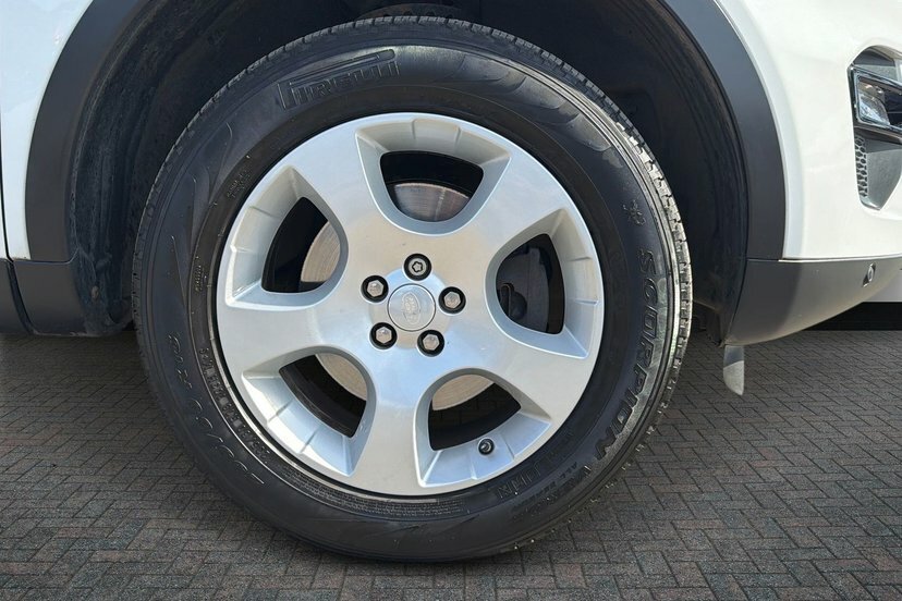 Land Rover Discovery Sport 2.0 Td4 Se Tech Suv 4Wd 5 Seat FY17RSZ White #5