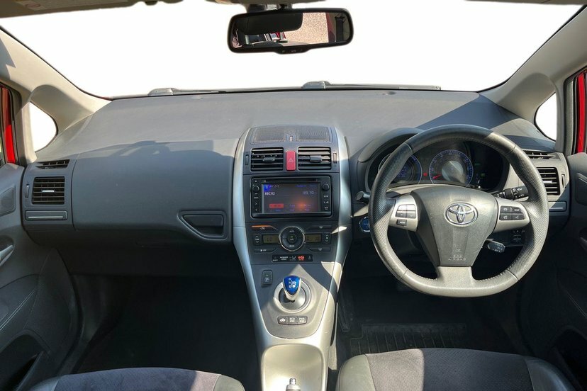 Toyota Auris 1.8 Vvt-h T Spirit Hatchback Hybrid Cvt White #5