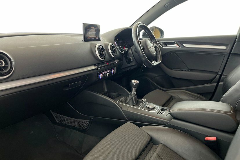 Audi A3 2.0 Tdi S Line Sportback Black #2