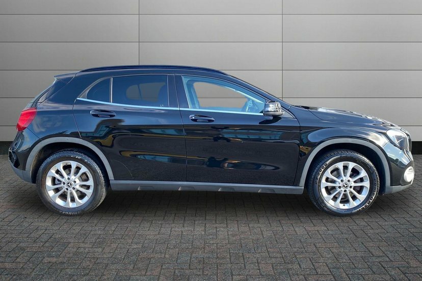 Mercedes-Benz GLA Class Gla200 Se Suv Black #3
