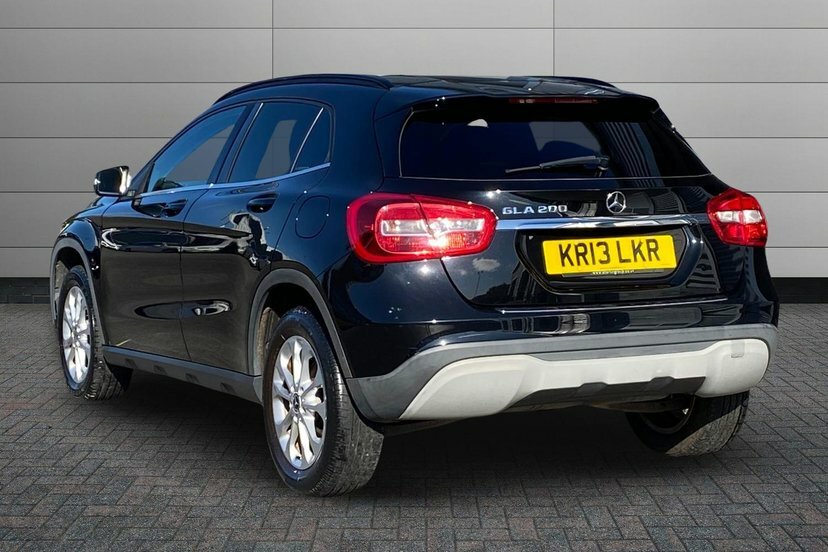 Mercedes-Benz GLA Class Gla200 Se Suv Black #2