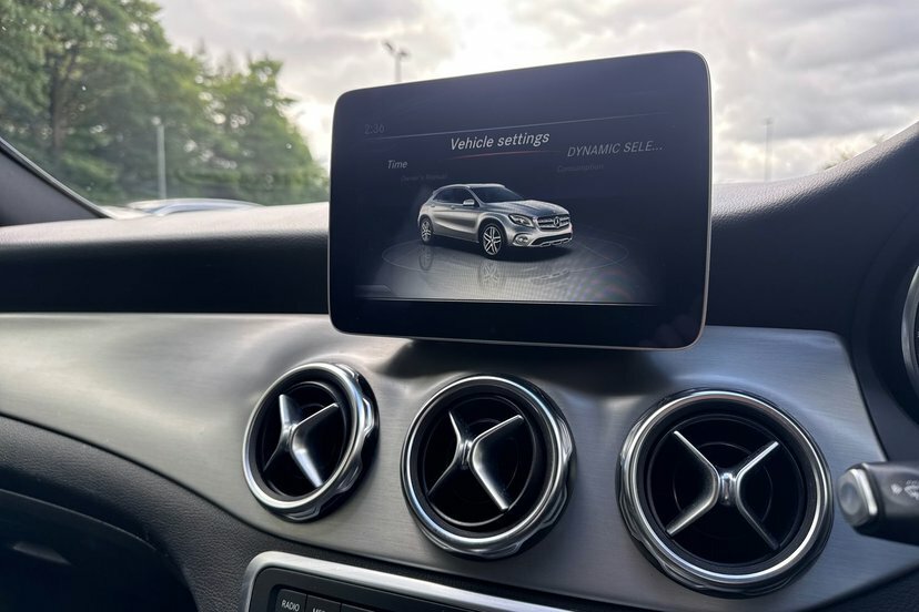 Mercedes-Benz GLA Class 2.1 L 2.1 D Se 7G-dct Euro 6 Ss Silver #29