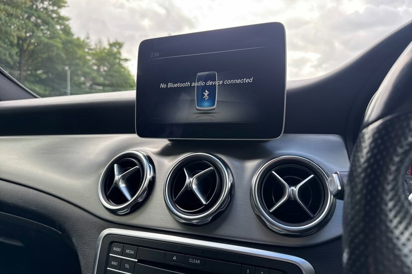 Mercedes-Benz GLA Class 2.1 L 2.1 D Se 7G-dct Euro 6 Ss Silver #27