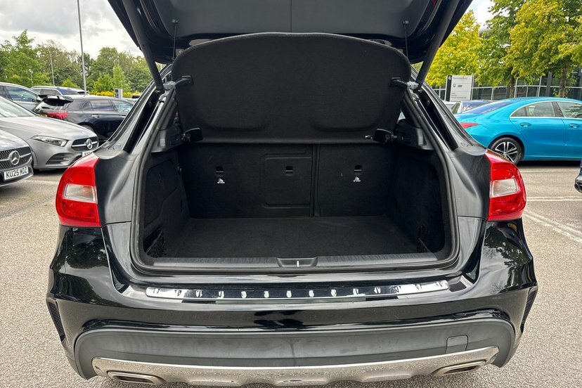 Mercedes-Benz GLA Class 2.1 L 2.1 D Se 7G-dct Euro 6 Ss Silver #18