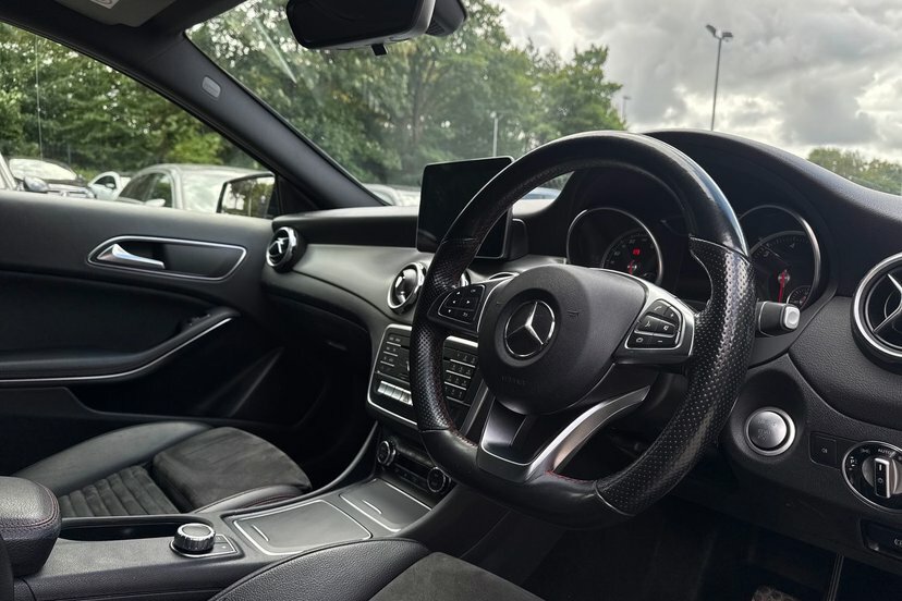 Mercedes-Benz GLA Class 2.1 L 2.1 D Se 7G-dct Euro 6 Ss Silver #21