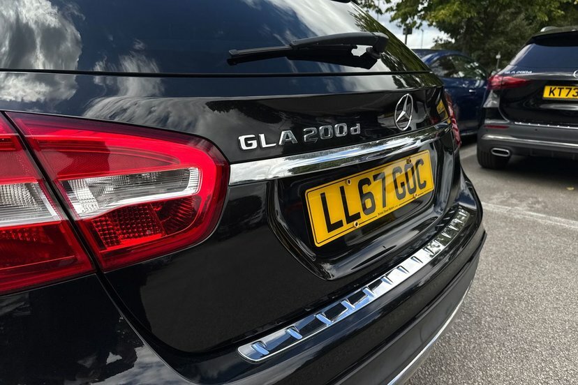 Mercedes-Benz GLA Class 2.1 L 2.1 D Se 7G-dct Euro 6 Ss Silver #25
