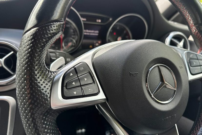 Mercedes-Benz GLA Class 2.1 L 2.1 D Se 7G-dct Euro 6 Ss Silver #35