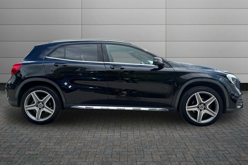 Mercedes-Benz GLA Class 2.1 Gla200d Amg Line Suv 7G-dct 136 Ps Black #3