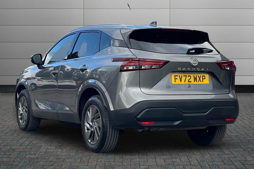 Nissan Qashqai 1.3 Dig-t Mhev Acenta Premium Suv Hybri Grey #3