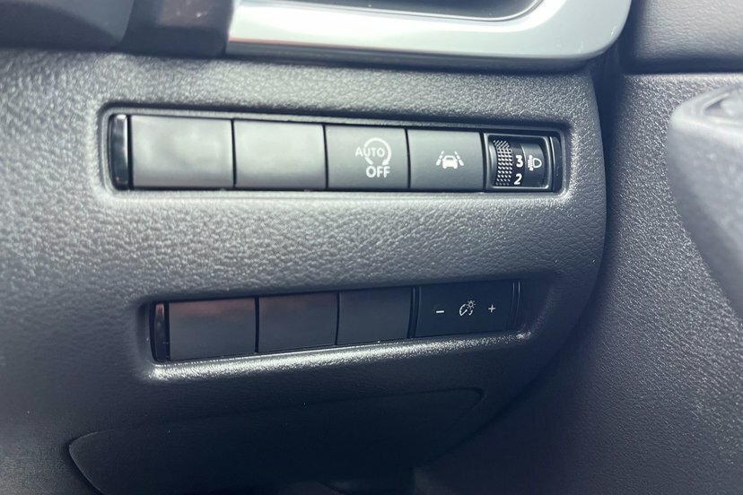 Nissan Qashqai Acenta Premium White #21