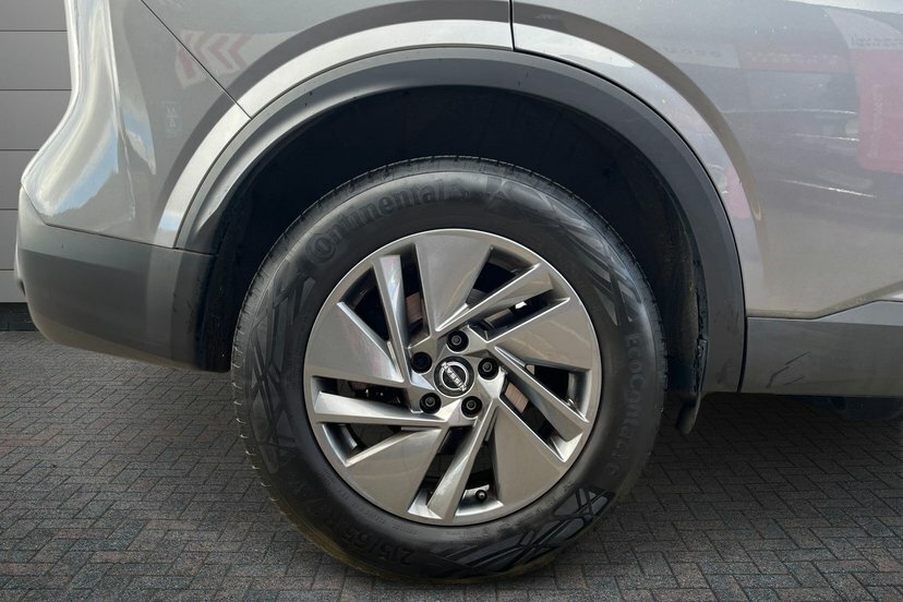 Nissan Qashqai 1.3 Dig-t Mhev Acenta Premium Suv Hybri Grey #5