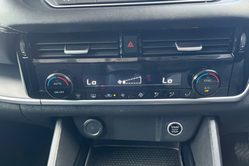 Nissan Qashqai Acenta Premium White #28