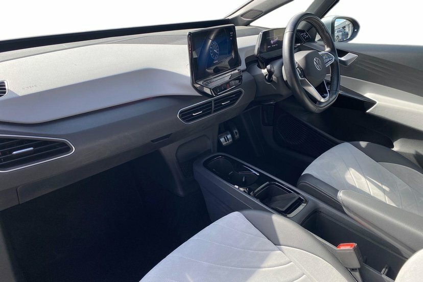Volkswagen ID.3 Pro 58Kwh Family Hatchback 145 Black #2