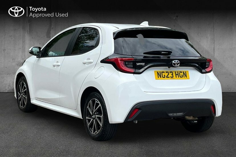 Toyota Yaris 1.5 Vvt-h Design Hatchback Hybrid E-cvt White #4