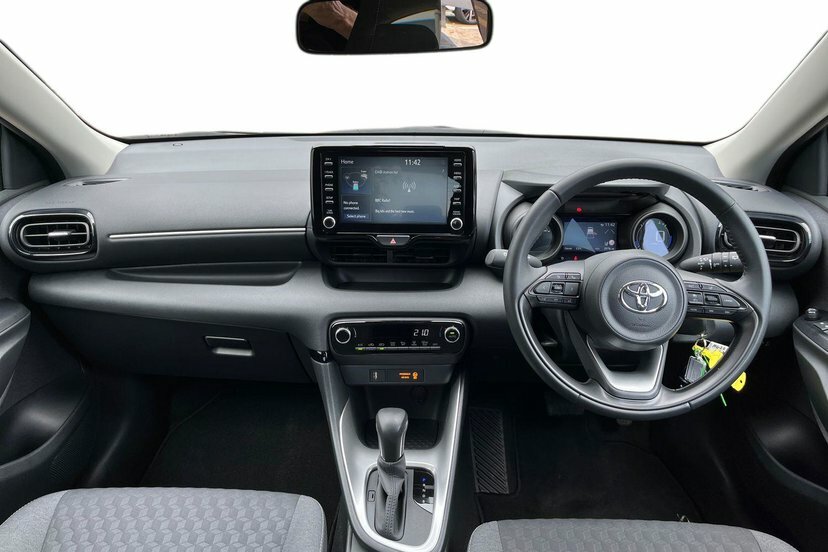 Toyota Yaris 1.5 Vvt-h Design Hatchback Hybrid E-cvt White #5