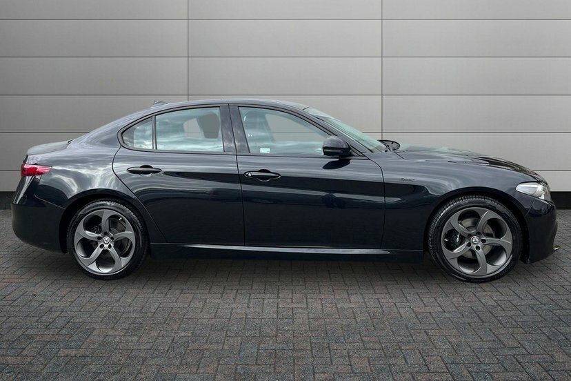 Alfa Romeo Giulia 2.0T Sprint Saloon 200 Ps Black #4