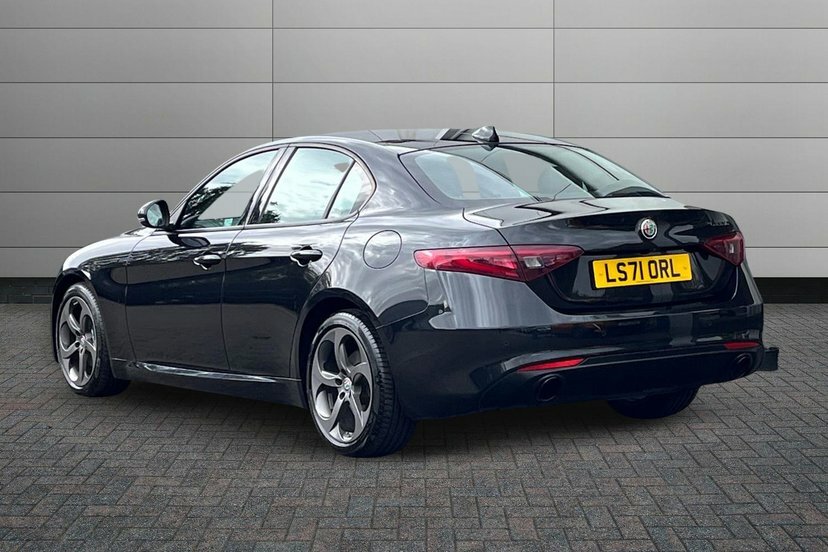 Alfa Romeo Giulia 2.0T Sprint Saloon 200 Ps Black #3