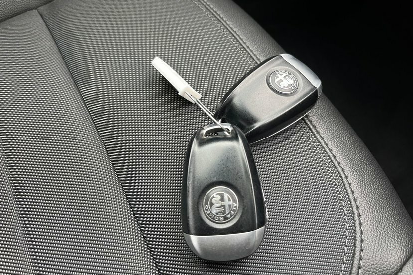 Alfa Romeo Giulia 2.0 2.0 Turbo 280Hp Veloce Black #13