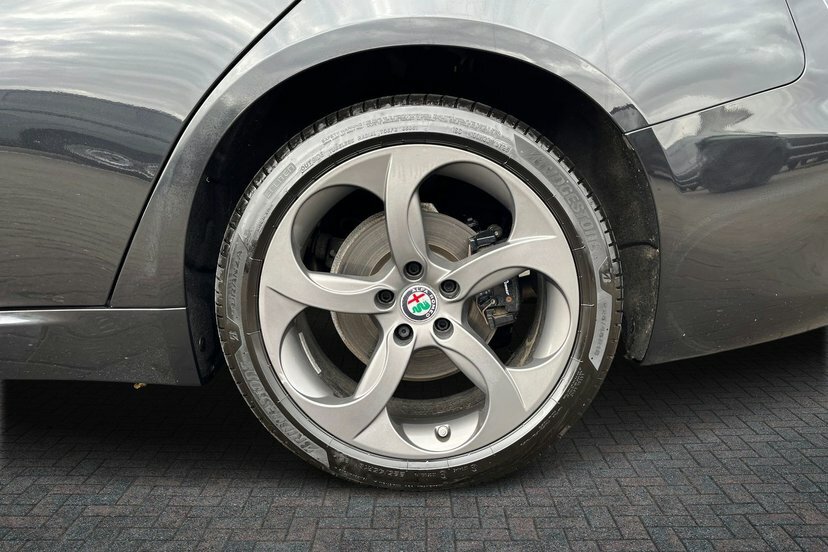 Alfa Romeo Giulia 2.0T Sprint Saloon 200 Ps Black #5
