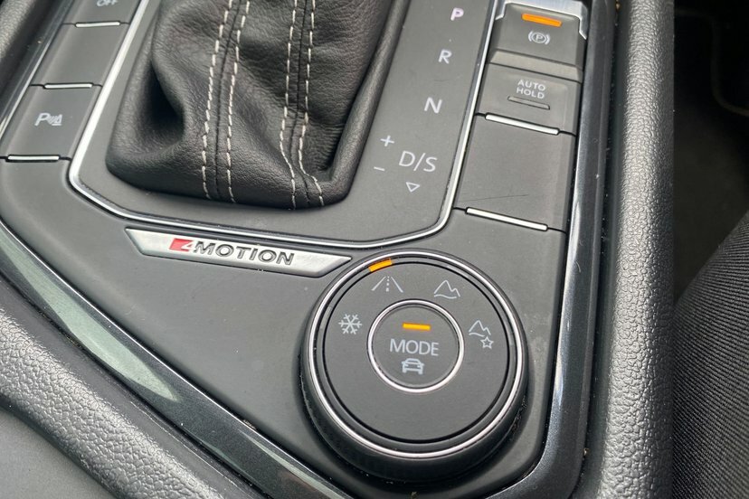 Volkswagen Tiguan R-line Tech Tdi 4Motion Dsg Black #22