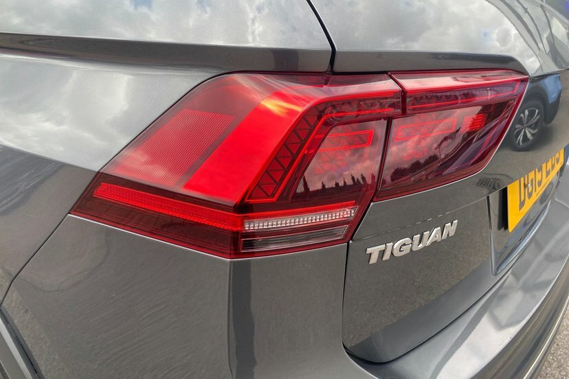 Volkswagen Tiguan R-line Tech Tdi 4Motion Dsg Black #16