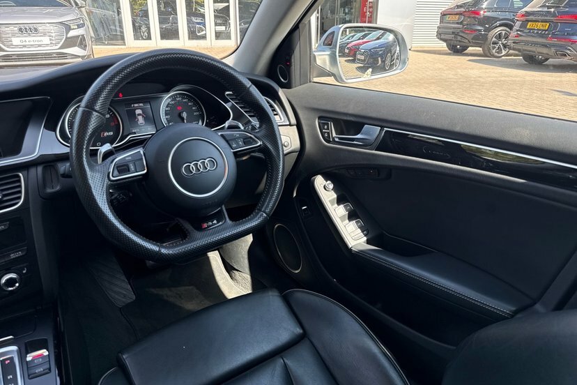 Audi RS4 Avant Avant 4.2 Fsi V8 Estate S Tronic Quattr White #25