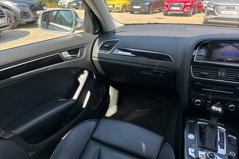 Audi RS4 Avant Avant 4.2 Fsi V8 Estate S Tronic Quattr White #26