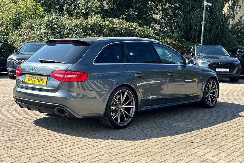 Audi RS4 Avant Avant 4.2 Fsi V8 Estate S Tronic Quattr White #13